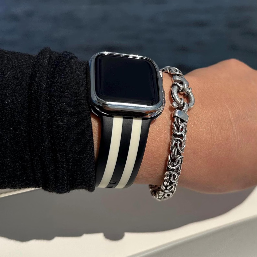 Apple Watch Black & White band. Bold & colorful by Paradise Curated. Inspired by Lilly Pulitzer prints. Small/Medium and Medium/Large sizes available. Fits Series 1–9 & SE.